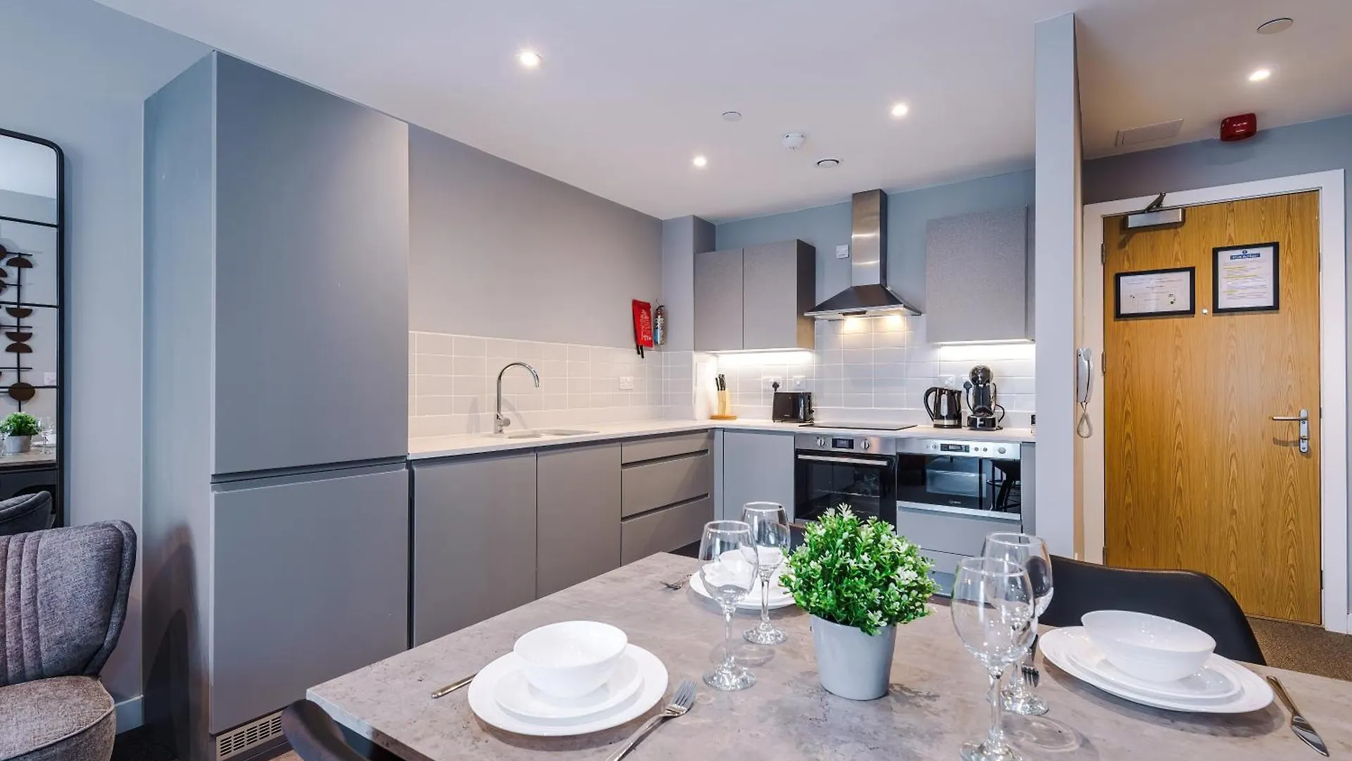 Hilltop Serviced Apartments - Sheffield